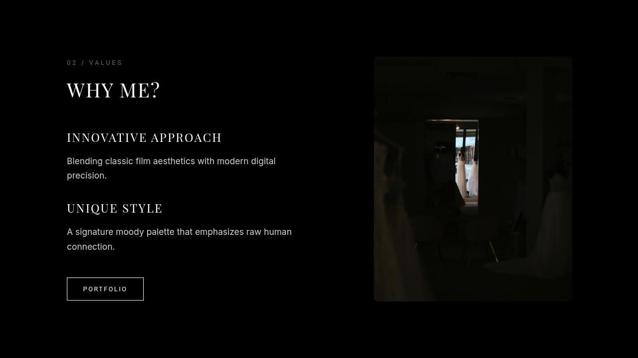 Elegant Minimalist Photographer Portfolio Presentation 页面 04